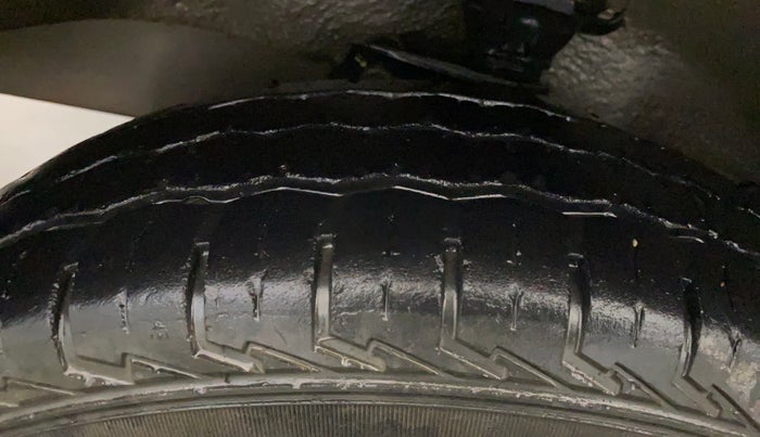 2023 Maruti Eeco 5 STR AC CNG, CNG, Manual, 38,005 km, Left Front Tyre Tread