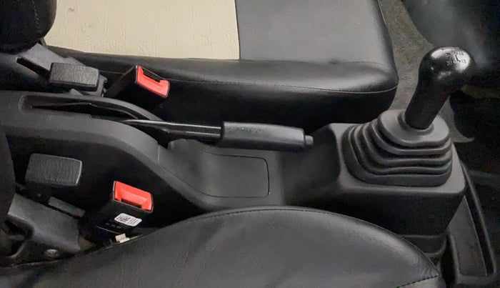 2023 Maruti Eeco 5 STR AC CNG, CNG, Manual, 38,005 km, Gear Lever