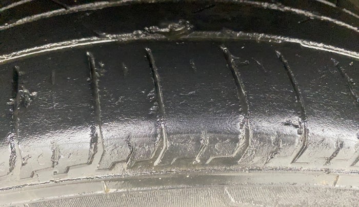 2019 Hyundai Elite i20 ASTA (O) CVT, Petrol, Automatic, 1,02,999 km, Left Front Tyre Tread