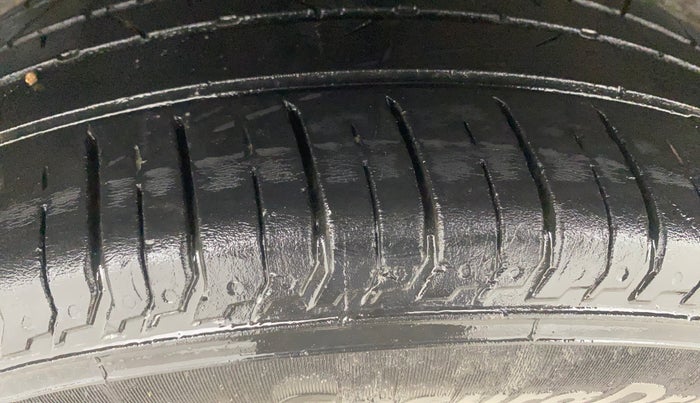 2019 Hyundai Elite i20 ASTA (O) CVT, Petrol, Automatic, 1,02,999 km, Right Rear Tyre Tread