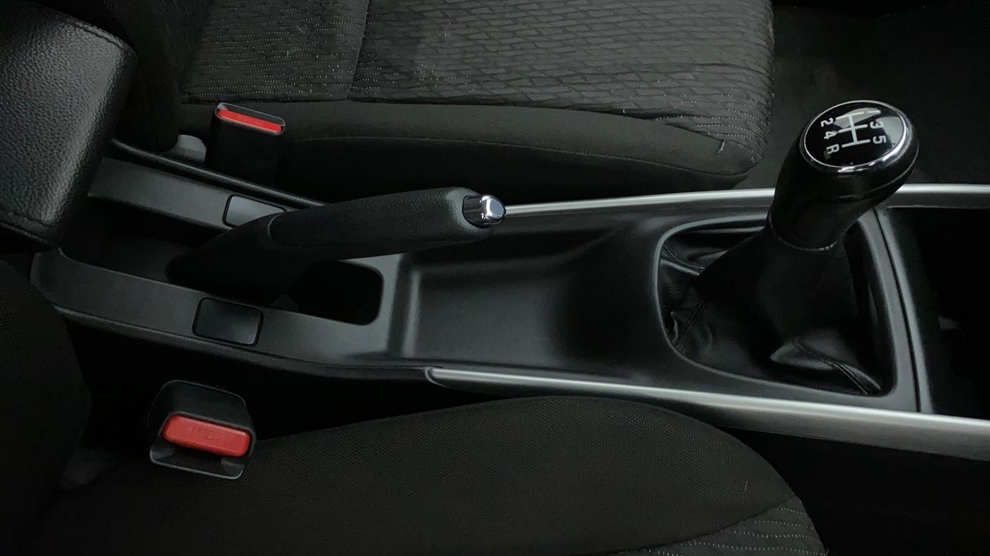 2016 Maruti Baleno DELTA 1.2 K12, Petrol, Manual, 15,253 km, Gear Lever