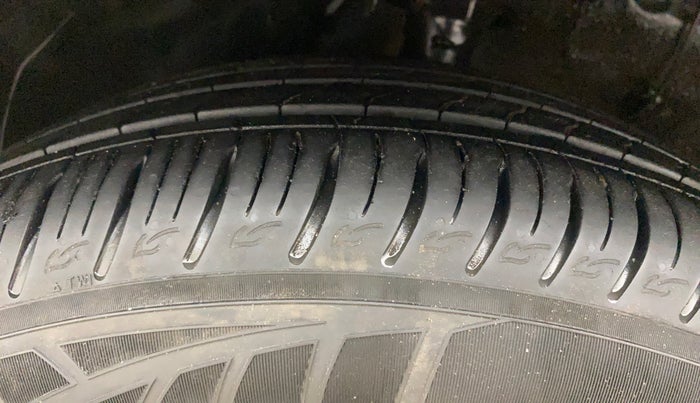 2023 KIA SONET HTK PLUS 1.5 IMT, Diesel, Manual, 72,283 km, Left Front Tyre Tread