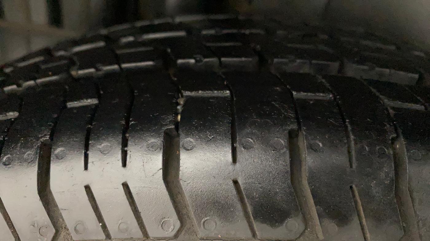 2012 Maruti Swift VDI, Diesel, Manual, 81,633 km, Right Rear Tyre Tread