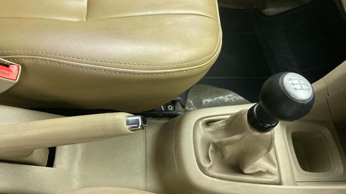 2012 Maruti Swift Dzire VDI BS IV, Diesel, Manual, 1,36,365 km, Gear Lever