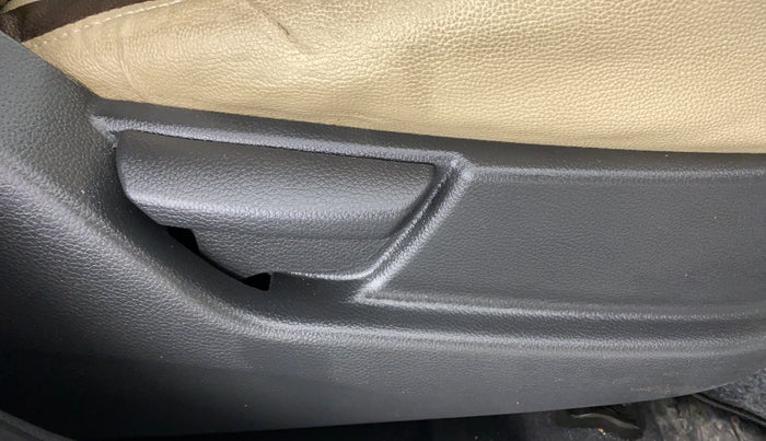 2017 Hyundai Eon ERA PLUS, Petrol, Manual, 9,454 km, Driver Side Adjustment Panel