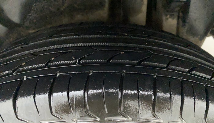 2014 Maruti Swift Dzire VXI, Petrol, Manual, 65,230 km, Left Rear Tyre Tread