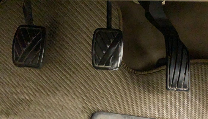 2014 Maruti Swift Dzire VXI, Petrol, Manual, 65,230 km, Pedals