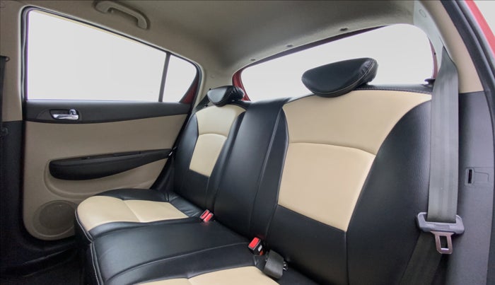 2014 Hyundai i20 SPORTZ 1.4 CRDI, Diesel, Manual, 47,544 km, Right Side Rear Door Cabin