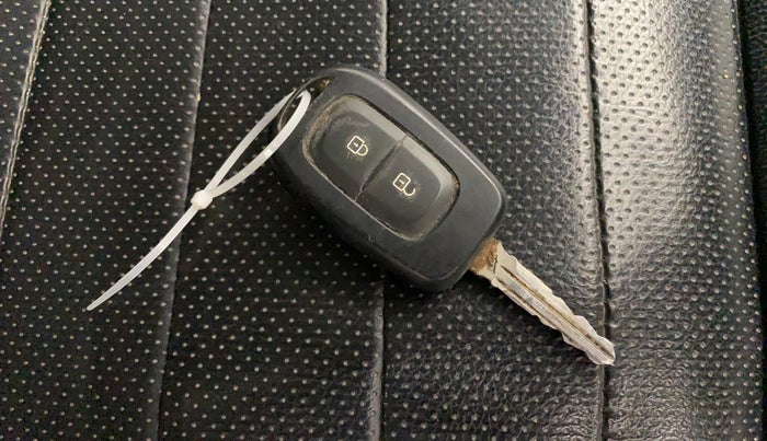 2019 Renault TRIBER RXL MT, Petrol, Manual, 42,775 km, Key Close Up