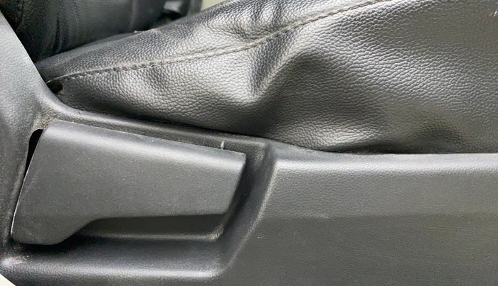 2019 Renault TRIBER RXL MT, Petrol, Manual, 42,775 km, Driver Side Adjustment Panel