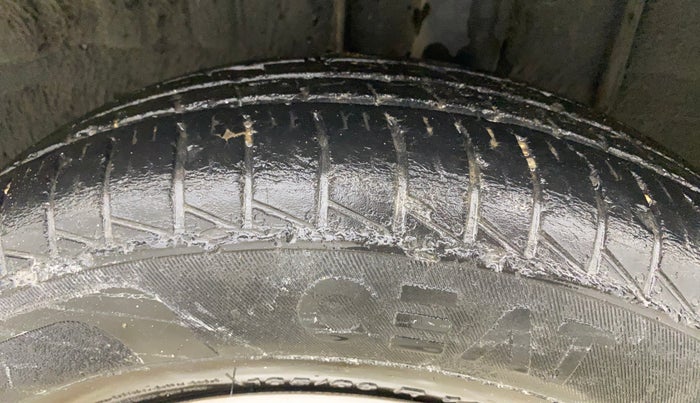 2019 Renault TRIBER RXL MT, Petrol, Manual, 42,775 km, Left Rear Tyre Tread