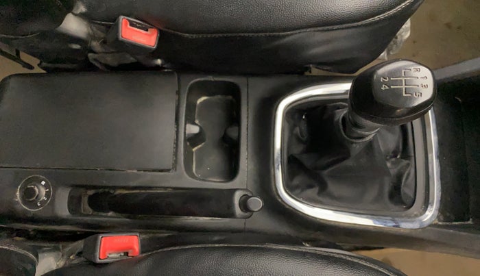 2019 Renault TRIBER RXL MT, Petrol, Manual, 42,775 km, Gear Lever