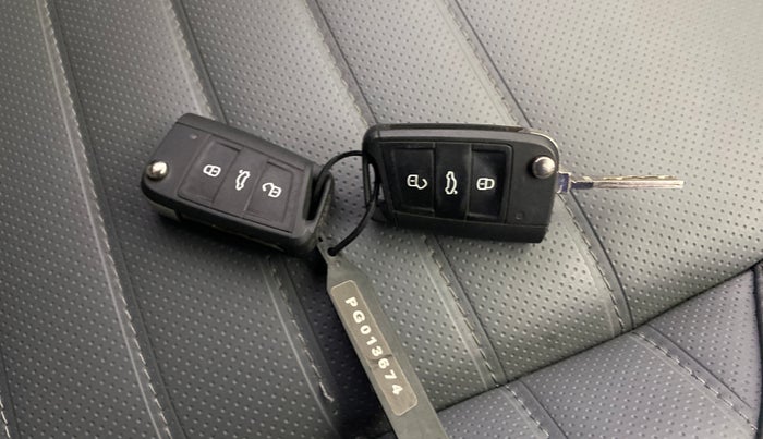 2023 Skoda KUSHAQ AMBITION 1.0L TSI AT, Petrol, Automatic, 30,383 km, Key Close Up