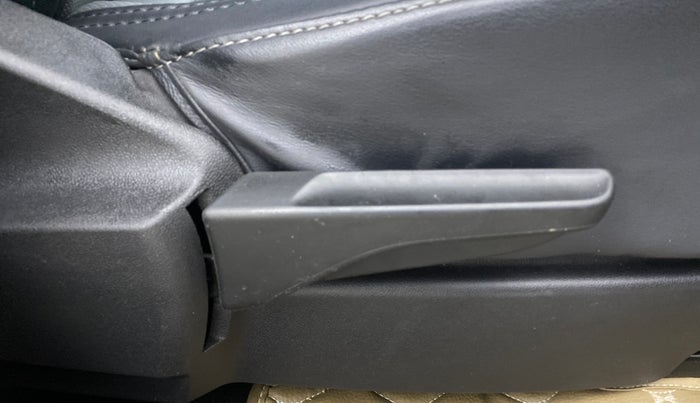 2023 Skoda KUSHAQ AMBITION 1.0L TSI AT, Petrol, Automatic, 30,383 km, Driver Side Adjustment Panel