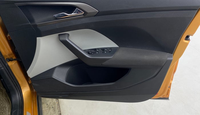 2023 Skoda KUSHAQ AMBITION 1.0L TSI AT, Petrol, Automatic, 30,383 km, Driver Side Door Panels Control