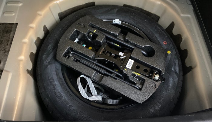 2023 Skoda KUSHAQ AMBITION 1.0L TSI AT, Petrol, Automatic, 30,383 km, Spare Tyre