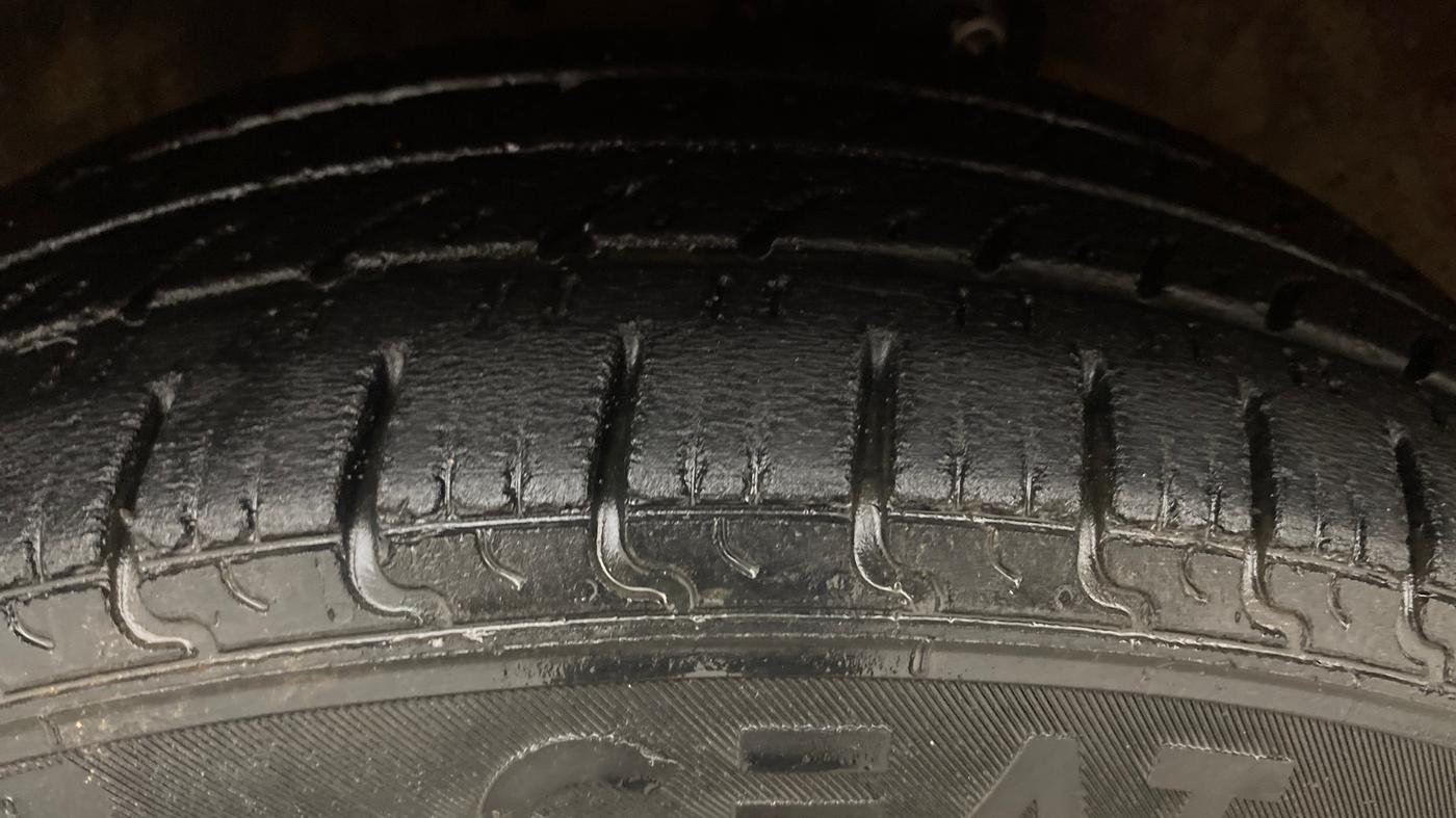2015 Maruti Celerio ZXI AMT, Petrol, Automatic, 57,240 km, Left Front Tyre Tread