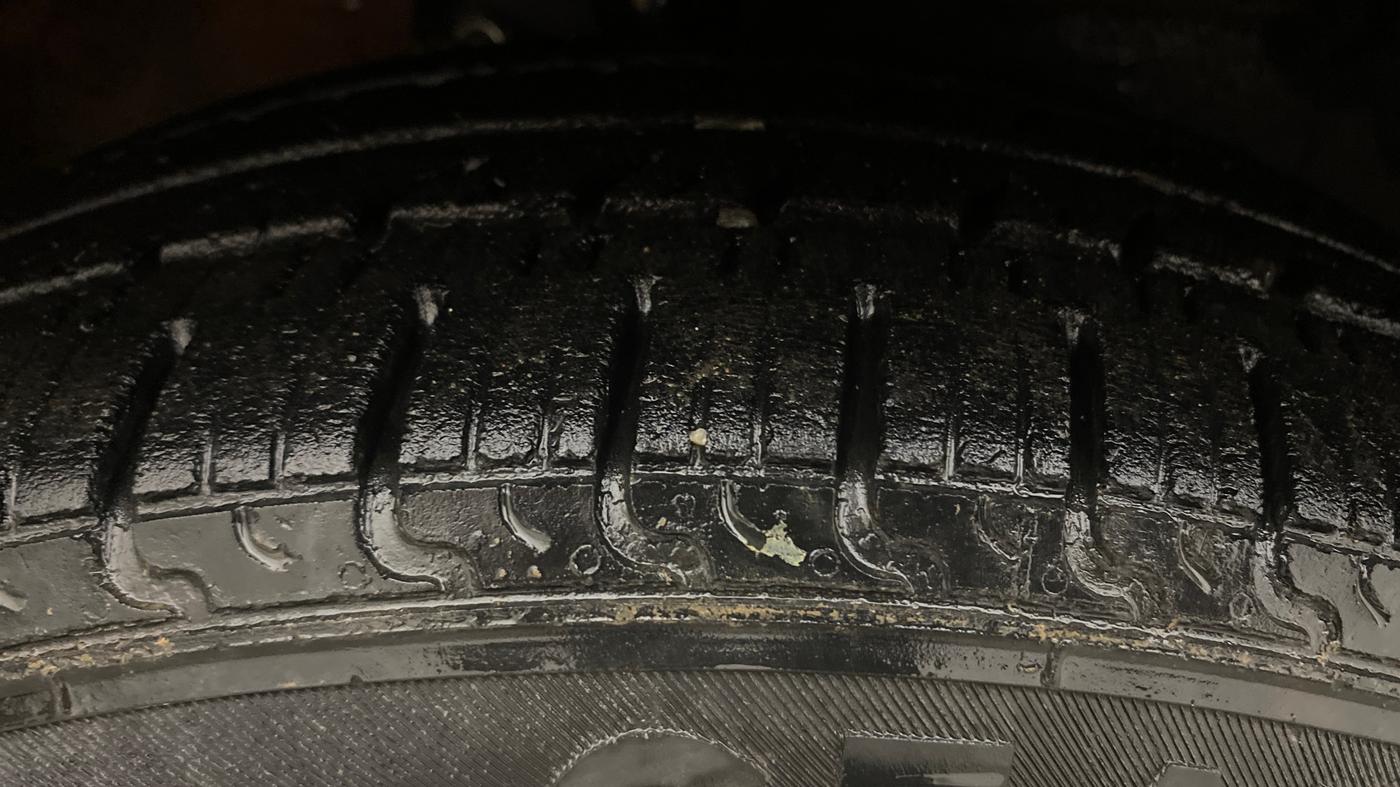 2015 Maruti Celerio ZXI AMT, Petrol, Automatic, 57,240 km, Right Front Tyre Tread