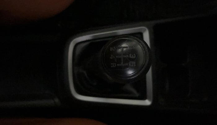 2019 Maruti Swift LXI, Petrol, Manual, 32,268 km, Gear Lever