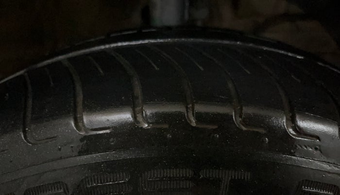 2019 Maruti Swift LXI, Petrol, Manual, 32,268 km, Right Front Tyre Tread