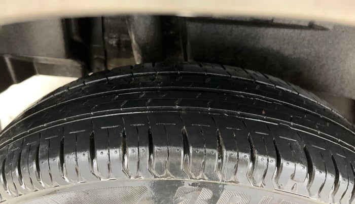 2021 Maruti Dzire LXI, Petrol, Manual, 38,336 km, Right Rear Tyre Tread