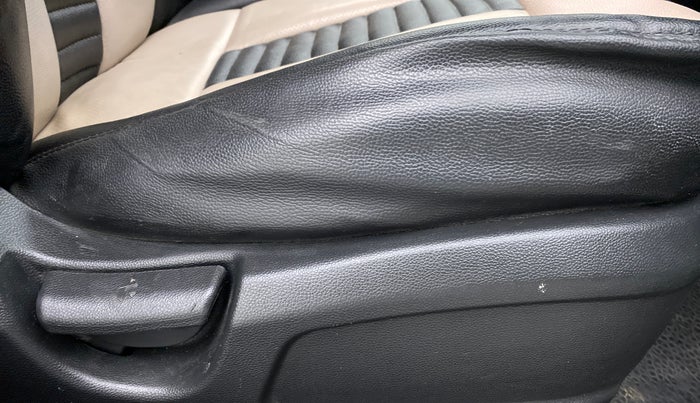 2019 Hyundai Elite i20 1.2 MAGNA PLUS VTVT, CNG, Manual, 39,808 km, Driver Side Adjustment Panel