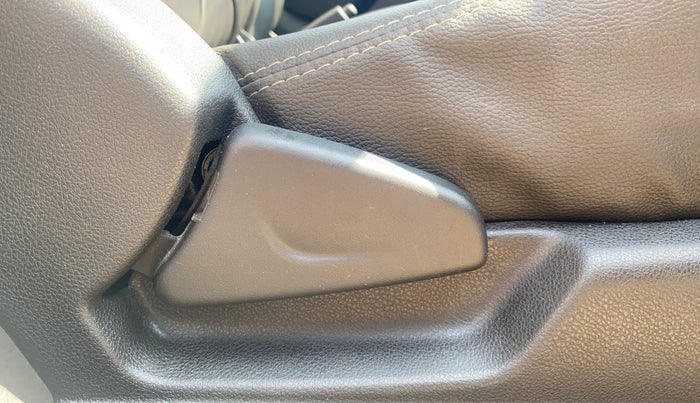 2018 Renault Kwid RXL 1.0 AMT, Petrol, Automatic, 14,475 km, Driver Side Adjustment Panel