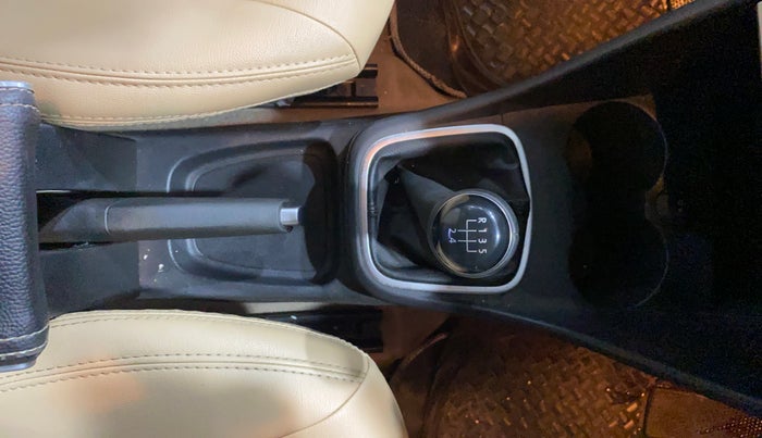 2016 Volkswagen Polo HIGHLINE1.2L, Petrol, Manual, 33,574 km, Gear Lever