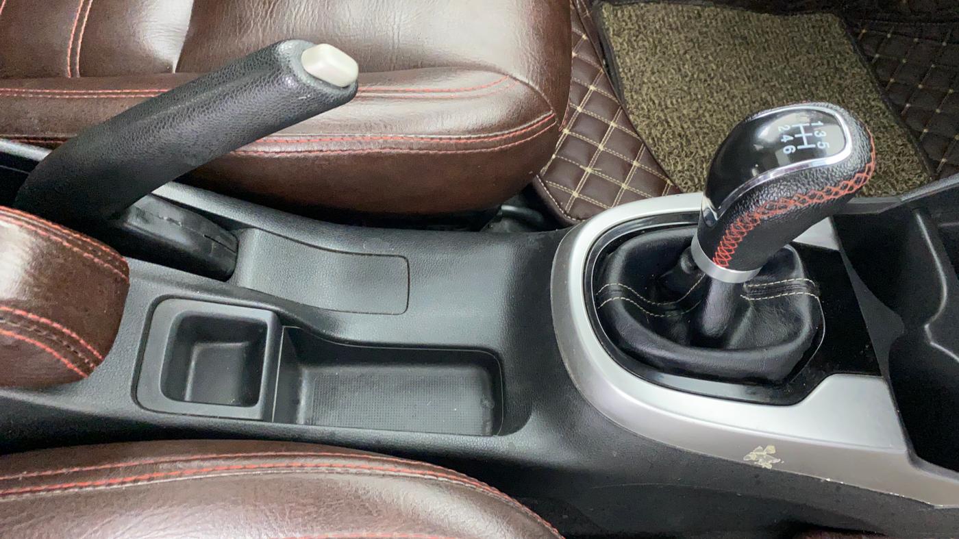 2020 Honda WR-V 1.5 i-DTEC VX MT, Diesel, Manual, 61,360 km, Gear Lever