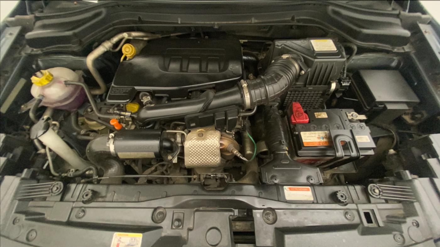 2022 Mahindra XUV300 W8 (O) 1.2 PETROL AMT, Petrol, Automatic, 20,474 km, Open Bonet