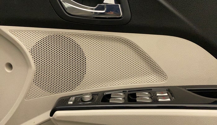 2022 Mahindra XUV300 W8 (O) 1.2 PETROL AMT, Petrol, Automatic, 20,474 km, Speaker