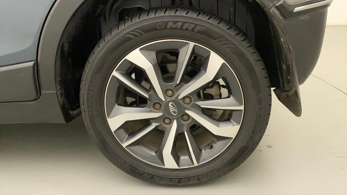 2022 Mahindra XUV300 W8 (O) 1.2 PETROL AMT, Petrol, Automatic, 20,474 km, Left Rear Wheel
