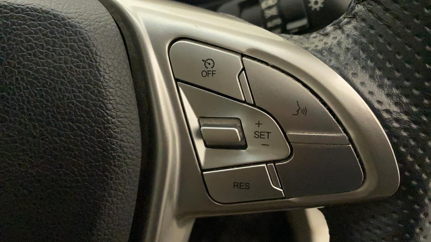 2022 Mahindra XUV300 W8 (O) 1.2 PETROL AMT, Petrol, Automatic, 20,474 km, Adaptive Cruise Control