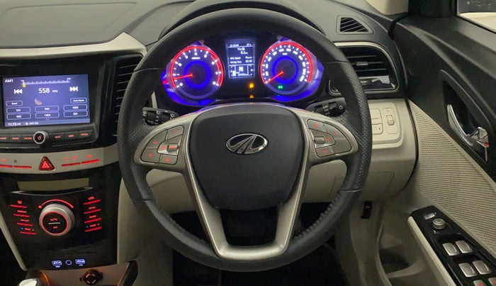 2022 Mahindra XUV300 W8 (O) 1.2 PETROL AMT, Petrol, Automatic, 20,474 km, Steering Wheel Close Up