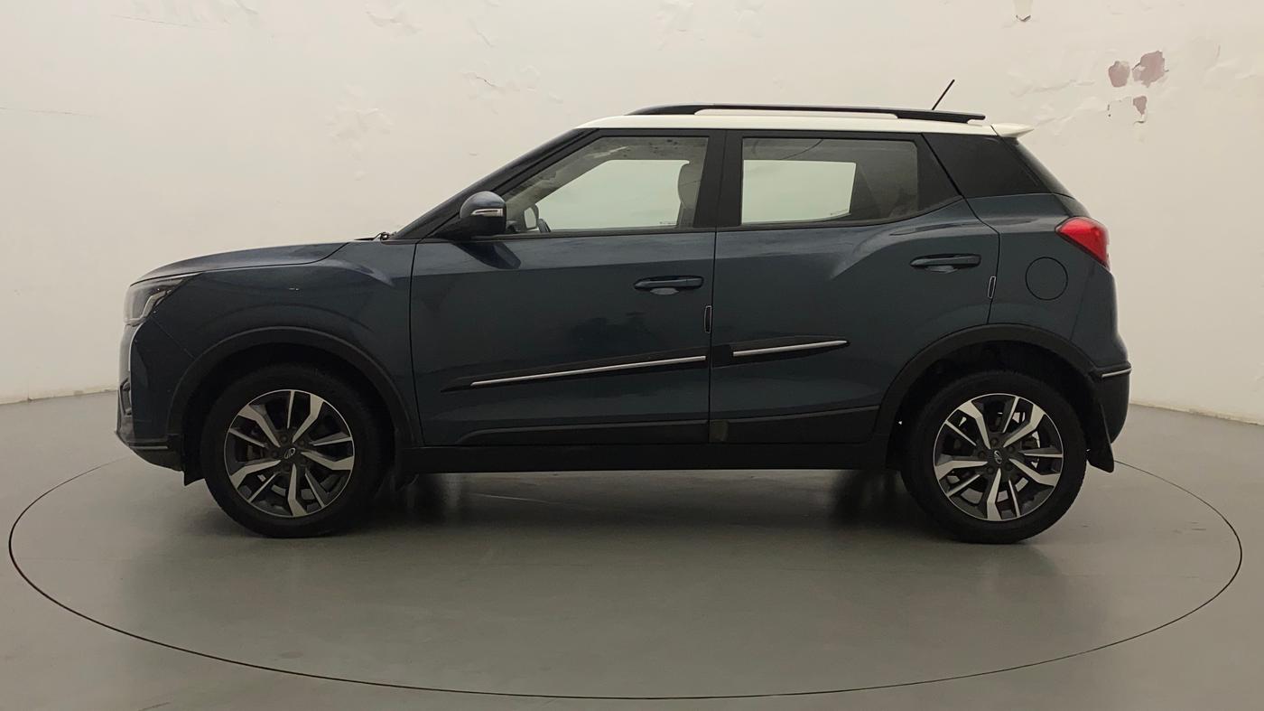 2022 Mahindra XUV300 W8 (O) 1.2 PETROL AMT, Petrol, Automatic, 20,474 km, Left Side