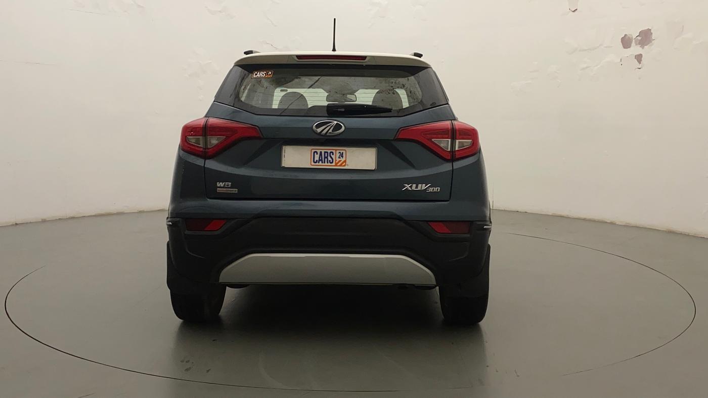 2022 Mahindra XUV300 W8 (O) 1.2 PETROL AMT, Petrol, Automatic, 20,474 km, Back/Rear
