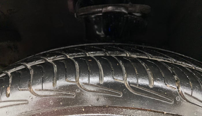 2013 Hyundai i10 SPORTZ 1.2 AT, Petrol, Automatic, 86,294 km, Left Front Tyre Tread