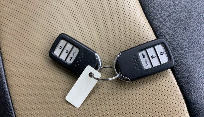 2018 Honda Amaze 1.2L I-VTEC V CVT, Petrol, Automatic, 71,263 km, Key Close Up