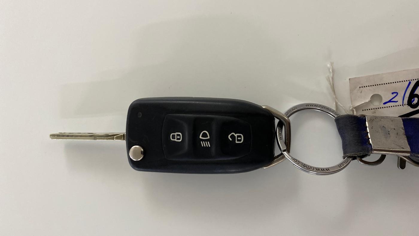 2019 Tata NEXON XM PETROL, Petrol, Manual, 26,028 km, Key Close Up
