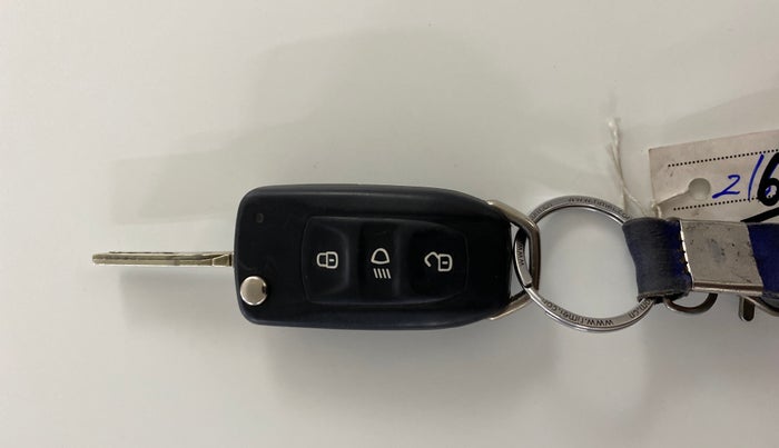 2019 Tata NEXON XM PETROL, Petrol, Manual, 25,690 km, Key Close Up