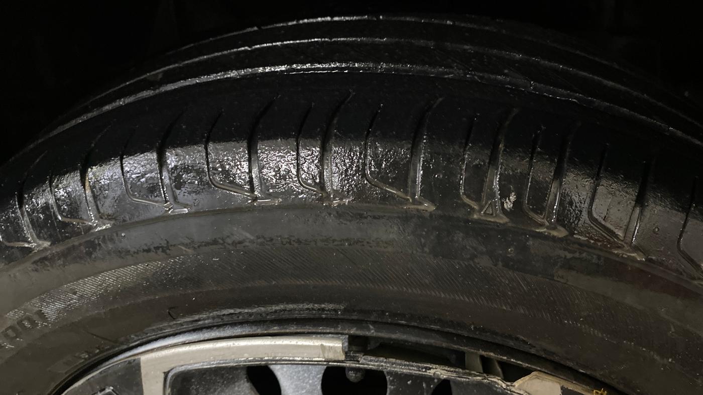 2019 Tata NEXON XM PETROL, Petrol, Manual, 26,028 km, Right Front Tyre Tread
