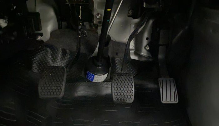 2022 Maruti Eeco 5 STR AC (O), Petrol, Manual, 2,630 km, Pedals