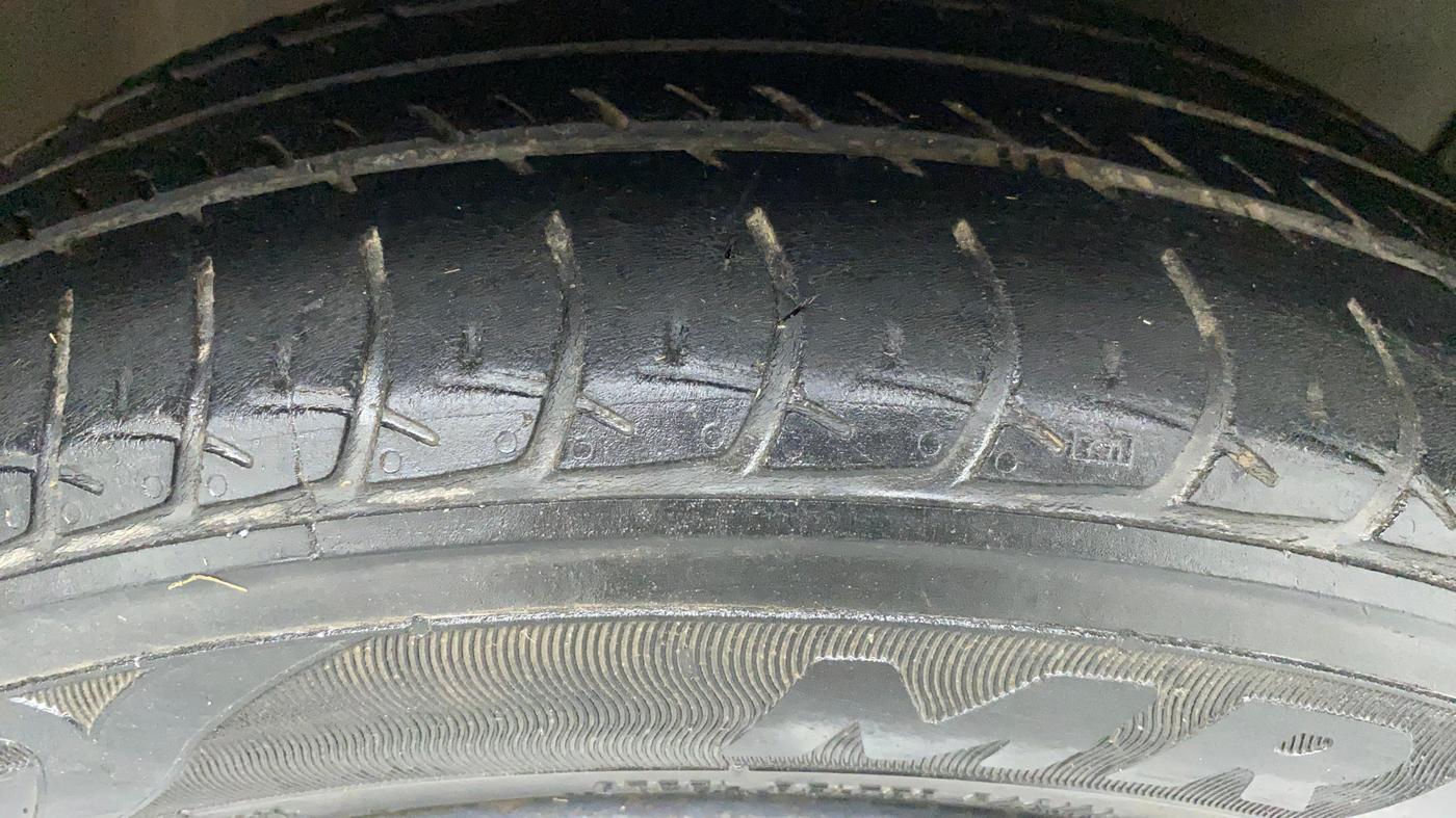 2018 Maruti Celerio ZXI D, Petrol, Manual, 64,583 km, Right Front Tyre Tread