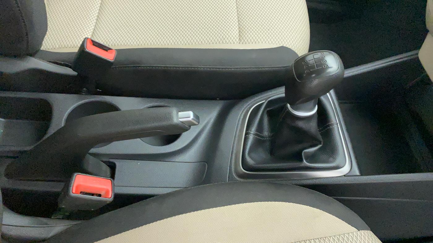 2018 Hyundai Verna 1.4 VTVT E, Petrol, Manual, 31,318 km, Gear Lever
