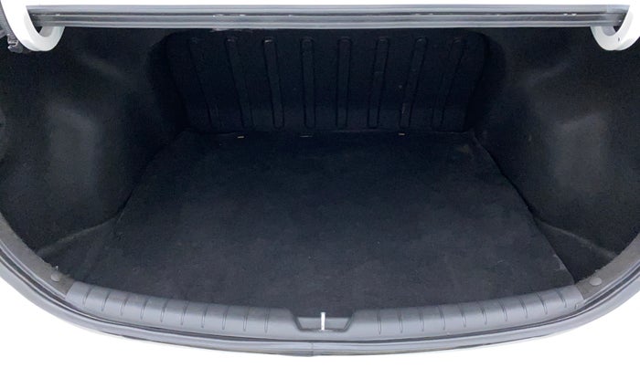 2018 Hyundai Verna 1.4 VTVT E, Petrol, Manual, 31,318 km, Boot Inside View