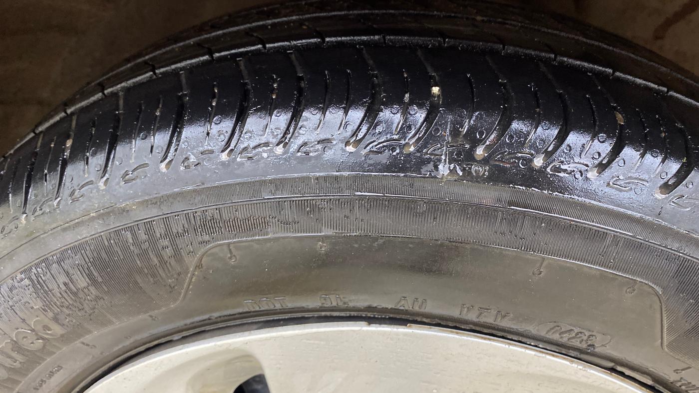 2016 Maruti Celerio ZXI AMT, Petrol, Automatic, 41,832 km, Right Front Tyre Tread