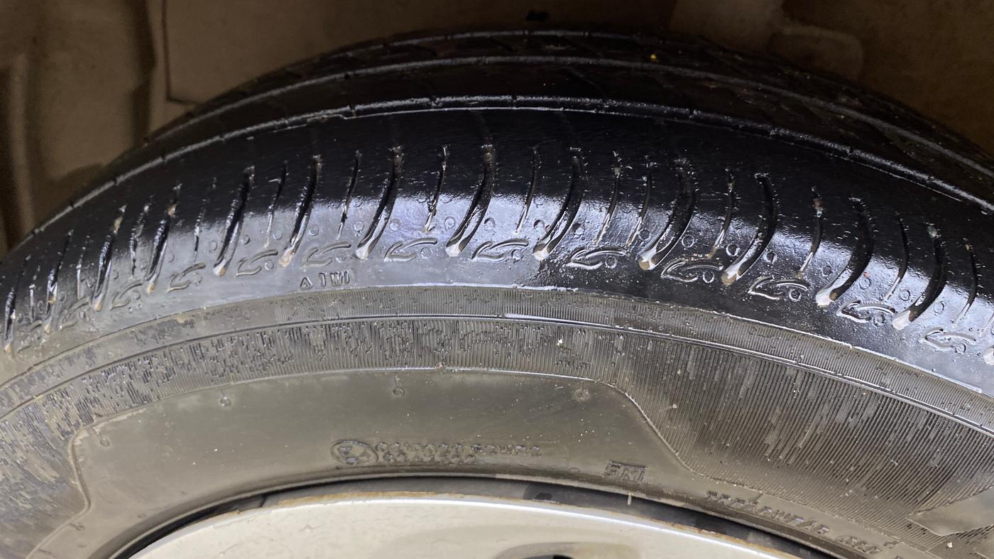 2016 Maruti Celerio ZXI AMT, Petrol, Automatic, 41,832 km, Left Front Tyre Tread