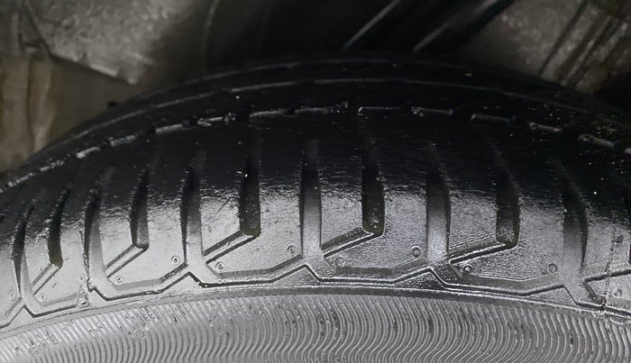 2013 Honda Jazz 1.2L I-VTEC SELECT, CNG, Manual, 91,815 km, Left Rear Tyre Tread