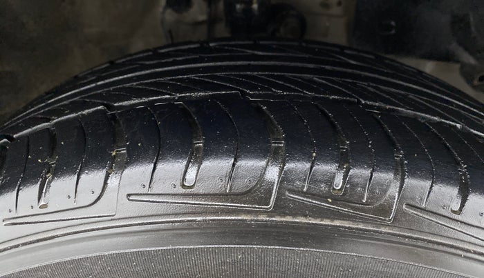 2013 Honda Jazz 1.2L I-VTEC SELECT, CNG, Manual, 91,815 km, Right Front Tyre Tread