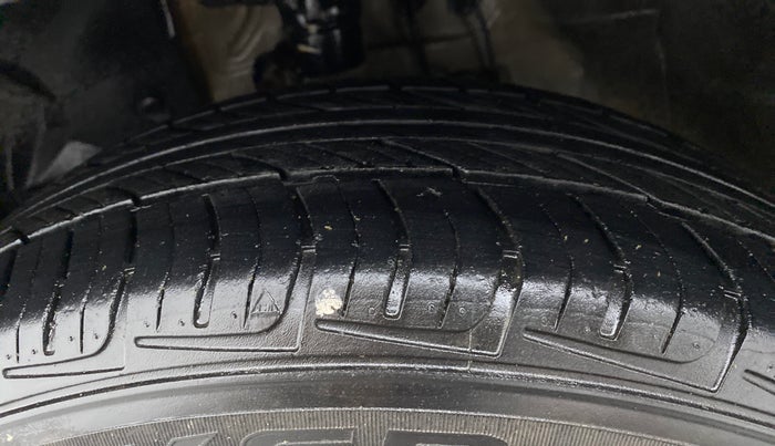 2013 Honda Jazz 1.2L I-VTEC SELECT, CNG, Manual, 91,815 km, Left Front Tyre Tread